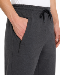 Gris foncé