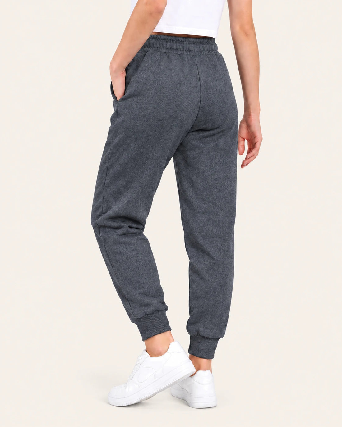 Gris foncé